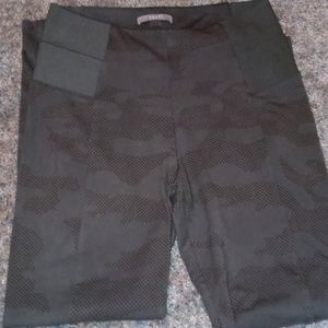 Tart nordstrom rack camo leggings size M